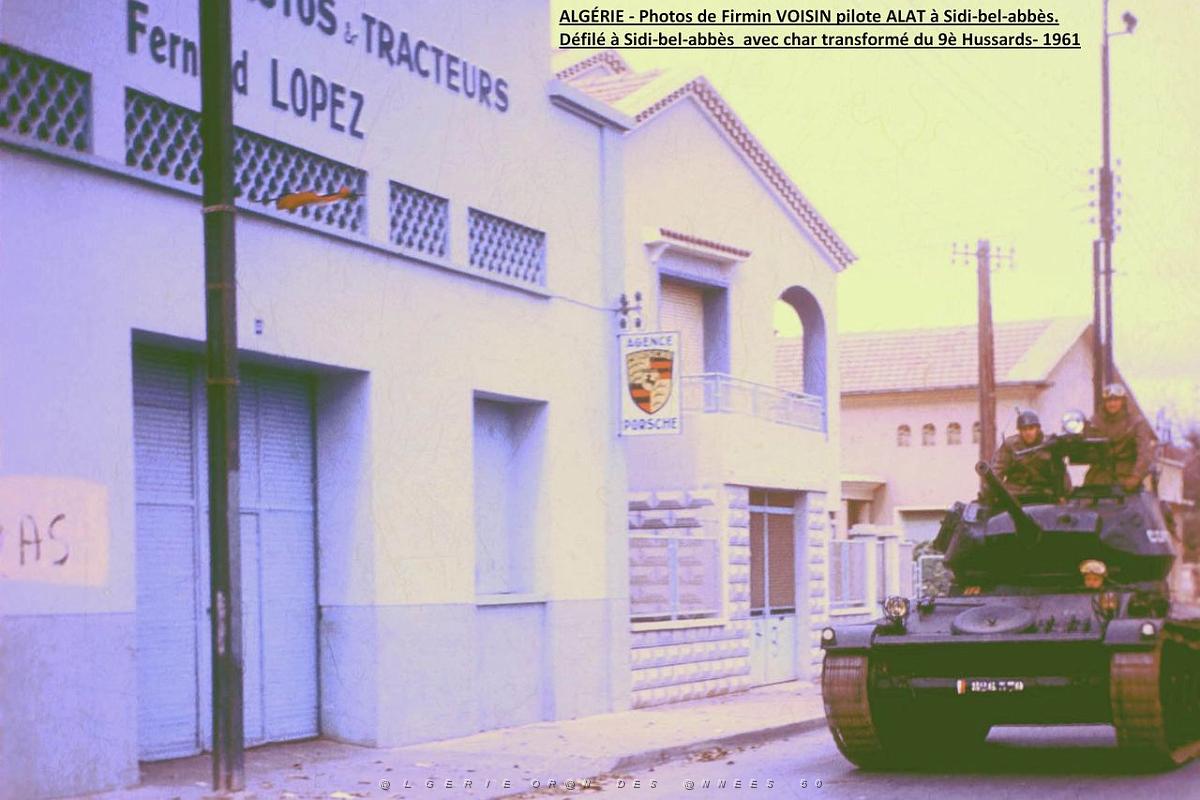 VF-102 Defile a Sidi-bel-abbes en 1961.jpg - Défilé à Sidi-Bel-Abbès en 1961